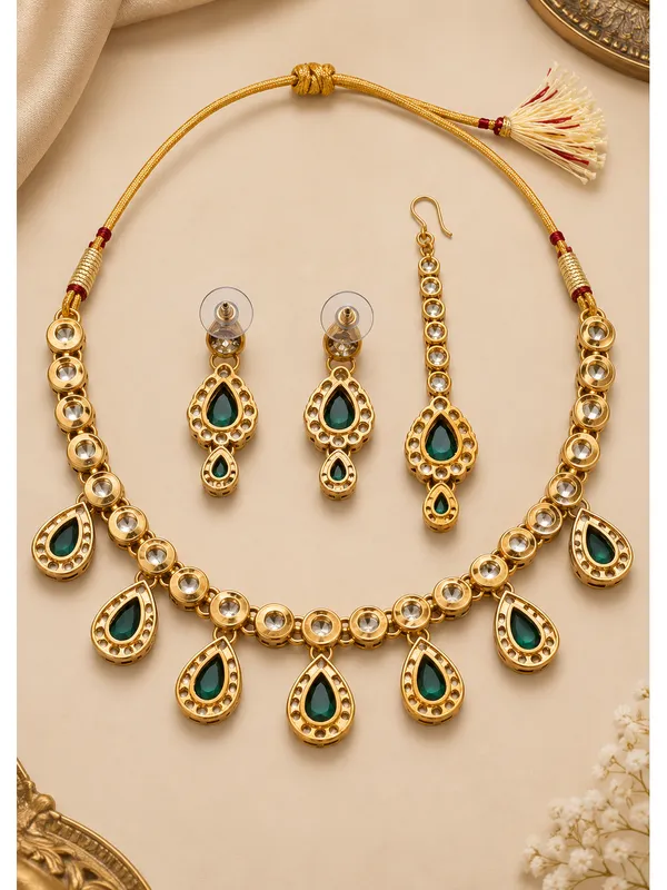 7_Drop_Kundan_Style_Necklace_Set_with_Earrings_and_Maang_Tikka_White_Green