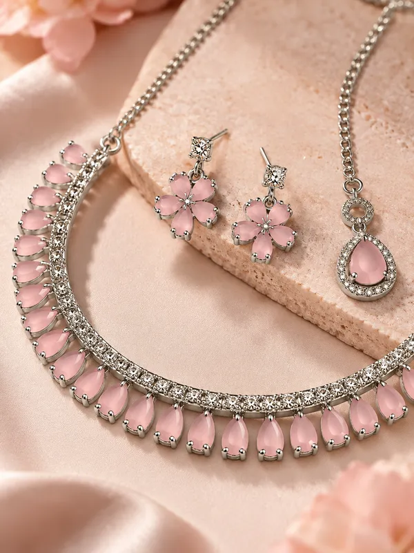 AD_Necklace_Set_with_Earrings_&_Matching_Maangtika