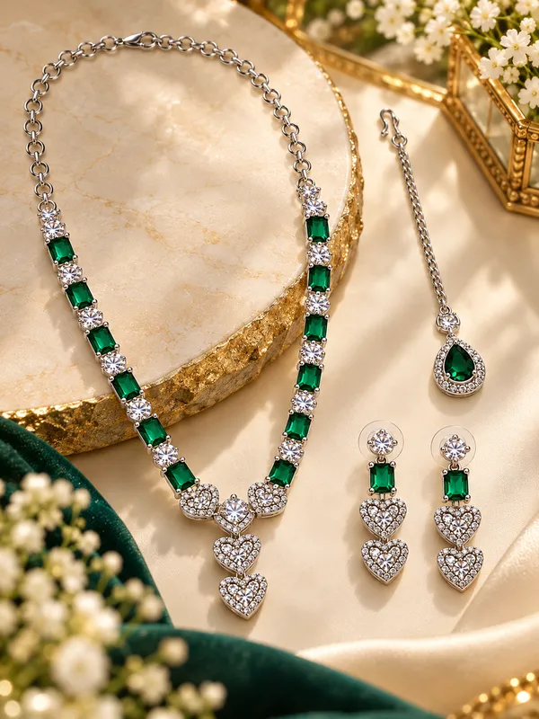 AD_Necklace_Set_with_Earrings_&_Matching_Mangtika