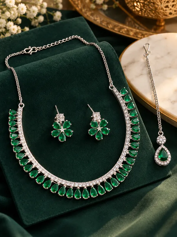 AD_Necklace_Set_with_Earrings_&_Matching_Mangtika
