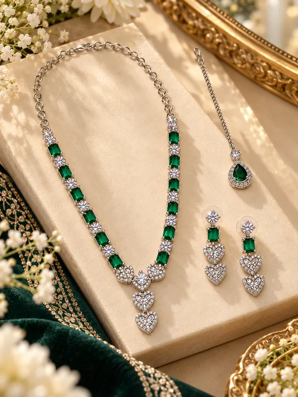 AD_Necklace_Set_with_Earrings_&_Matching_Mangtika