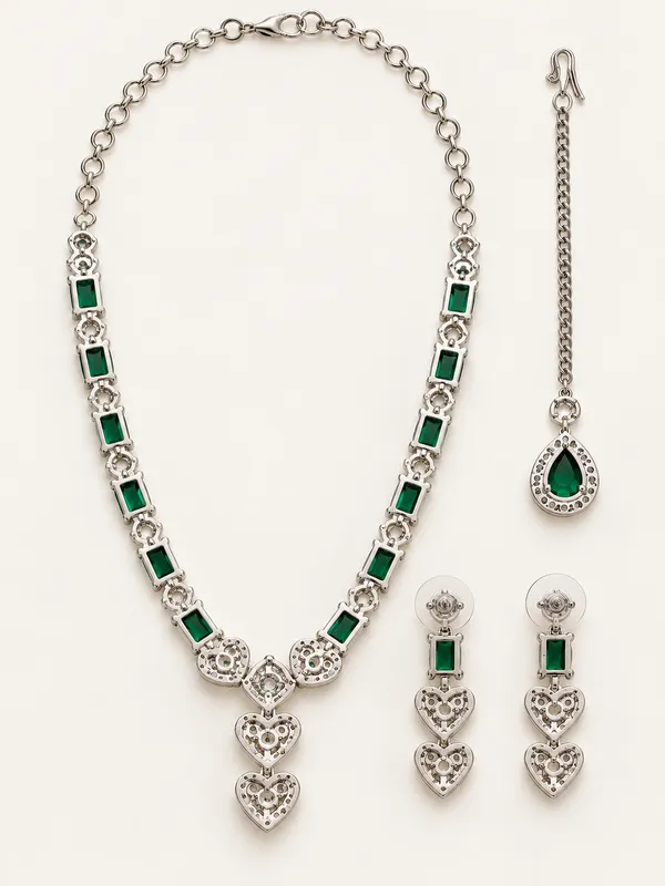 AD_Necklace_Set_with_Earrings_&_Matching_Mangtika