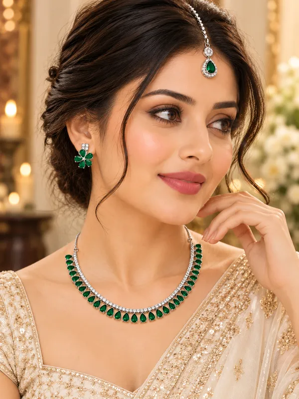 AD_Necklace_Set_with_Earrings_&_Matching_Mangtika