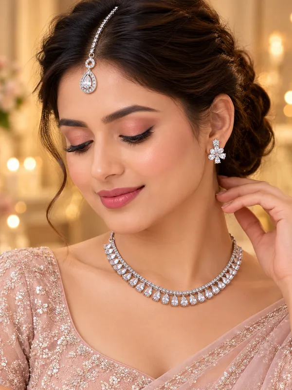 AD_Necklace_Set_with_Earrings_and_Mangtika