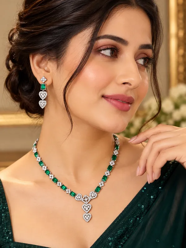 AD_Stone_Green_Stone_Necklace_Set_with_Matching_Earrings