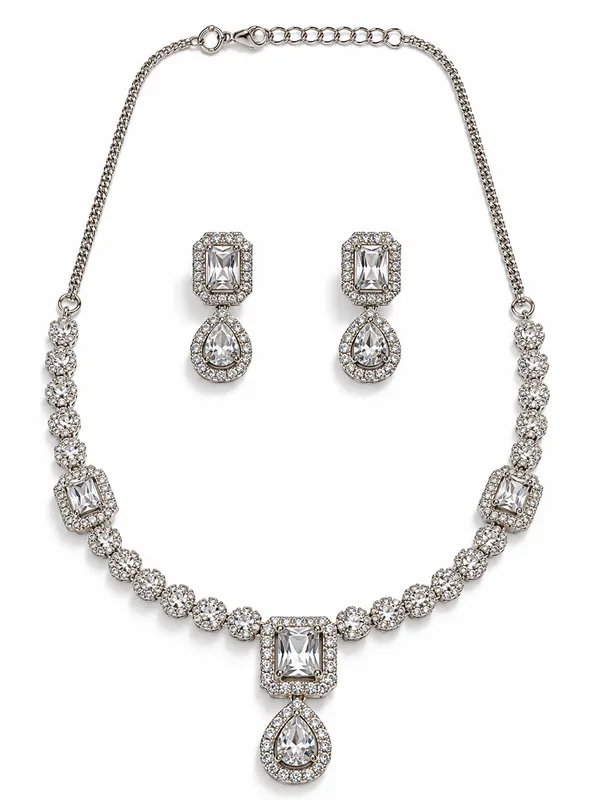 AD_Stone_Necklace_Set_with_Pairing_Earrings