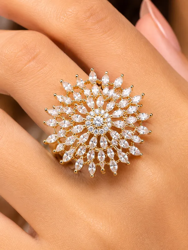 Elegant_Two_Tone_AD_Stone_Statement_Finger_Ring