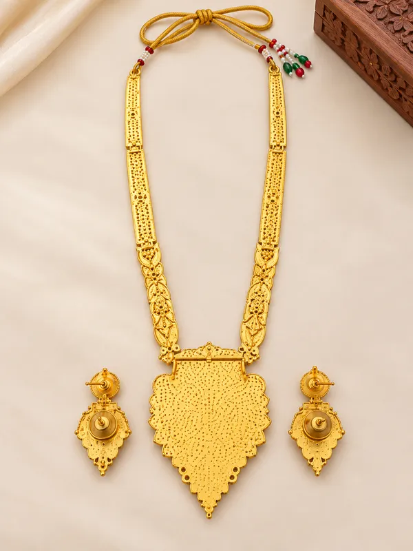 Gold_Plated_Traditional_Necklace_Set_with_Matching_Earrings_and_Adjustable_Dori