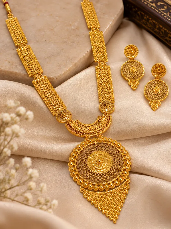 Gold_Plated_Traditional_Necklace_Set_with_Matching_Earrings_for_Women