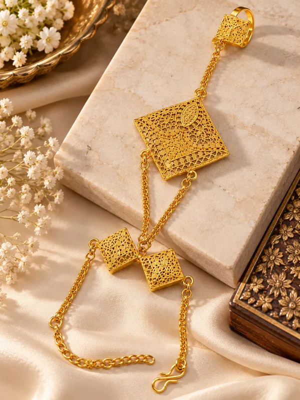 Gold_Tone_Traditional_Filigree_Panja_Hand_Harness_for_Women