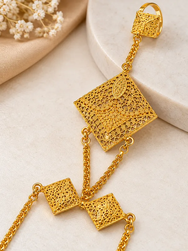 Gold_Tone_Traditional_Filigree_Panja_Hand_Harness_for_Women