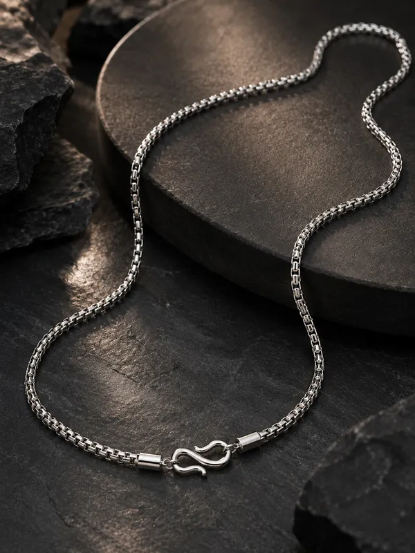 Men’s_Silver-Tone_Link_Chain_–_20_Inch,_Stylish_Interlocking_Design_with_Secure_S-Hook_Closure