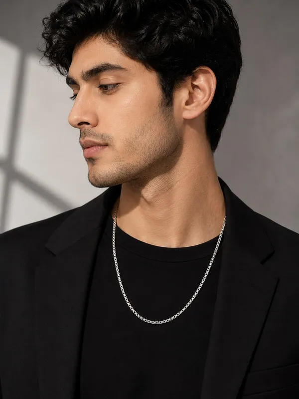 Men’s_Silver-Tone_Link_Chain_–_20_Inch,_Stylish_Interlocking_Design_with_Secure_S-Hook_Closure