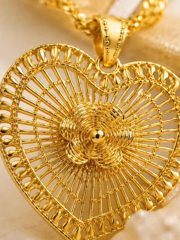 Gold_Plated_Heart_Pendant_Set_with_Chain_&_Matching_Earrings
