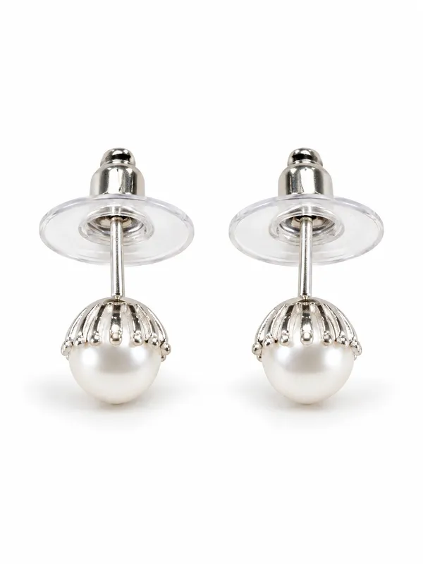 Pearl_Stud_Earrings_with_Silver-Tone_Detailing