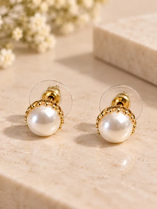 Pearl_Stud_Earrings_with_Silver-Tone_Detailing