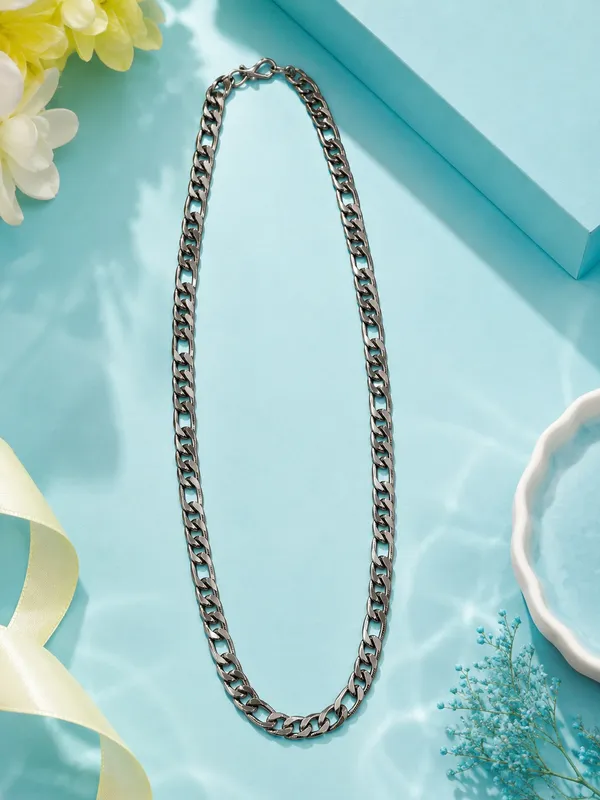 Premium_Silver_Tone_Curb_Link_Chain_for_Men_–_20_Inch_Polished_Interlocking_Necklace