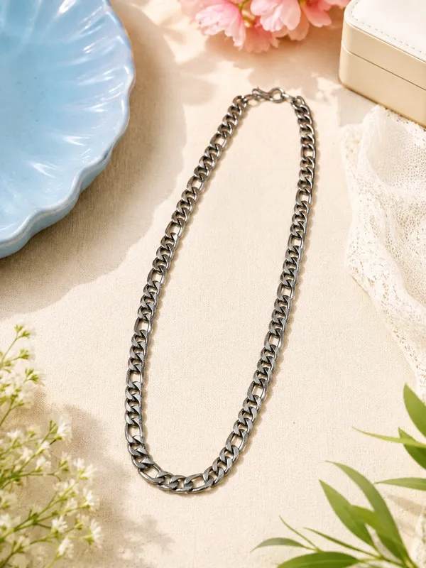 Premium_Silver_Tone_Curb_Link_Chain_for_Men_–_20_Inch_Polished_Interlocking_Necklace