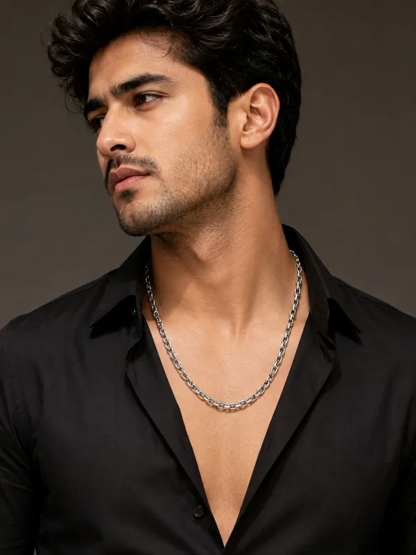 Premium_Silver_Tone_Interlocking_Link_Chain_for_Men_&_Women_–_20_Inch_Classic_Chain_Necklace
