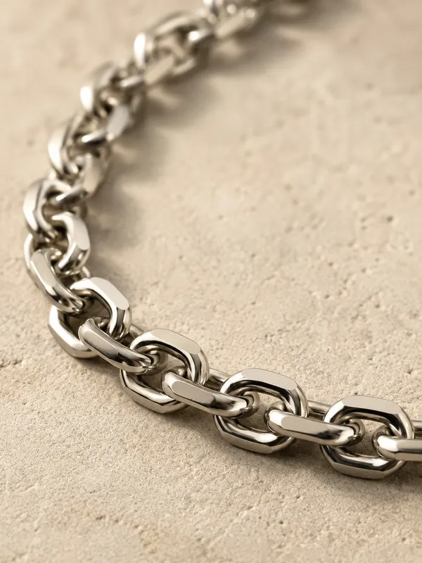 Premium_Silver_Tone_Interlocking_Link_Chain_for_Men_&_Women_–_20_Inch_Classic_Chain_Necklace