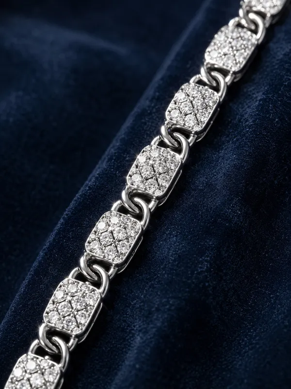 Premium_Silver_Tone_Link_Chain_with_Sparkling_Stone_Detailing_–_20_Inch_Necklace_for_Women