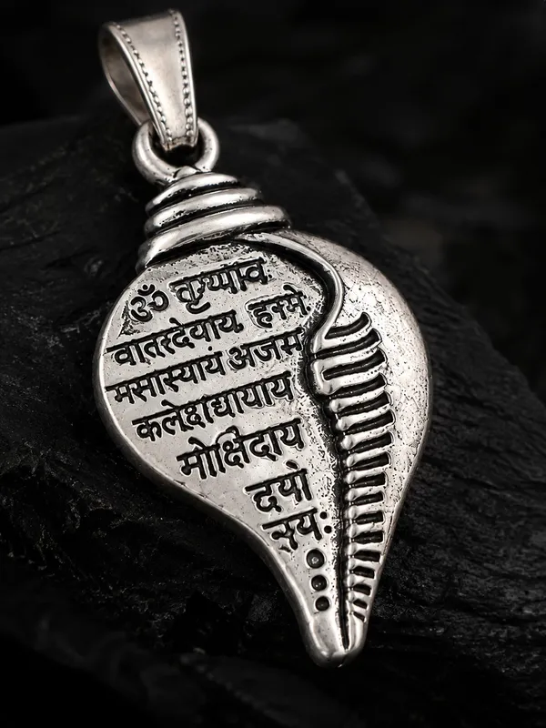 Silver_Finish_Shankh_Inspired_Engraved_Spiritual_Pendant