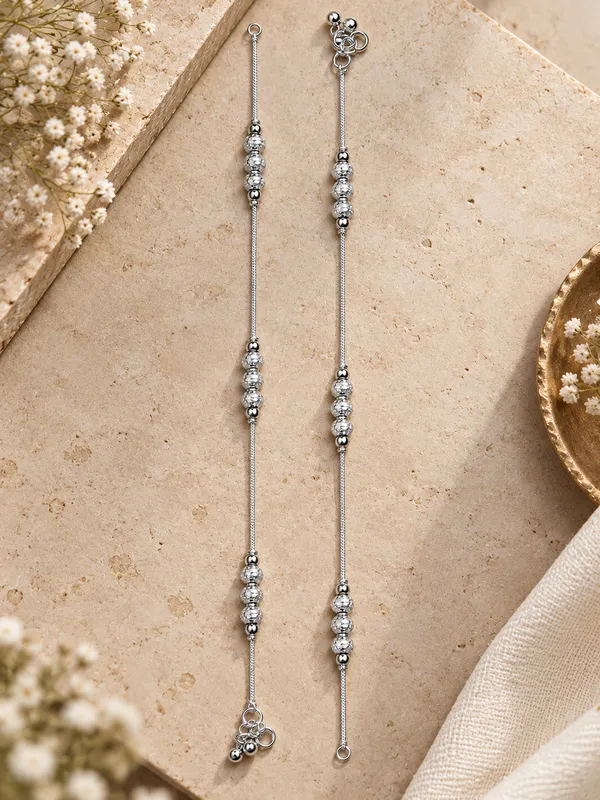 Silver_Plated_Black_&_White_Pearl_Payal_/_Anklet_–_10_Inch