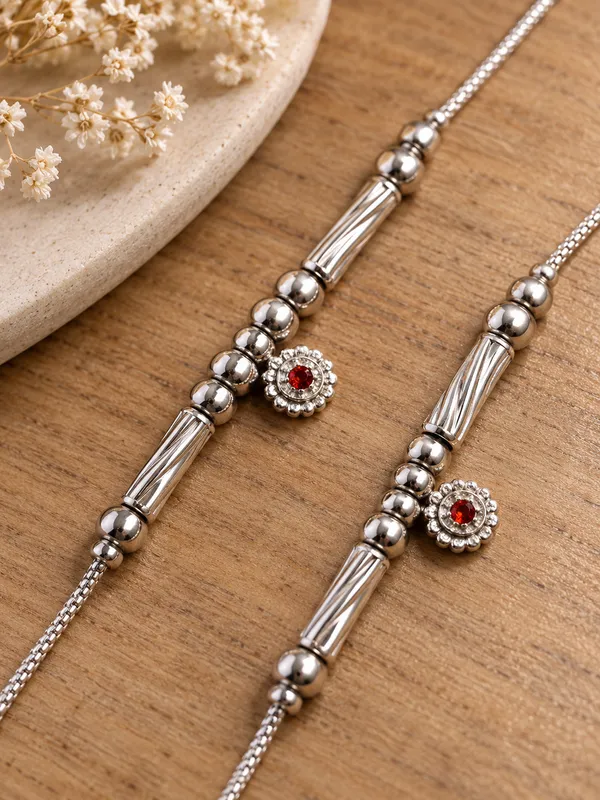 Silver_Plated_Pearl_Payal_/_Anklet_with_Red_Stone_–_10_Inch