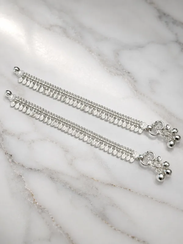 Silver_Plated_Traditional_Payal_Anklet_with_Hanging_Leaf_Elements_&_Ghungroo_Charms_–_10_Inch