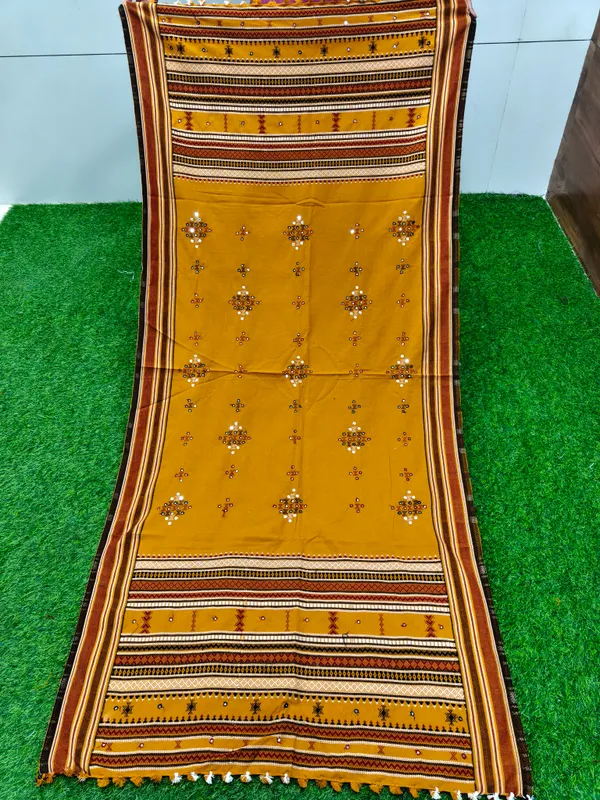 Winter_Special_Bhujodi_Hand_Weaving_Kutchi_KH_Thirteen_Butta_Shawl_for_women_MUSTARD