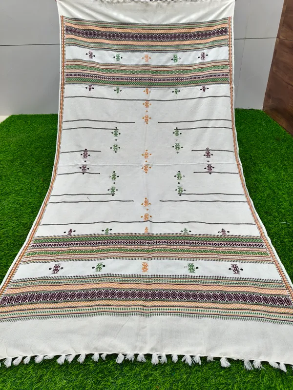 Winter_Special_Bhujodi_Hand_Weaving_Kutchi_KH_Bhujodi_Shawl_for_women_WHITE_02