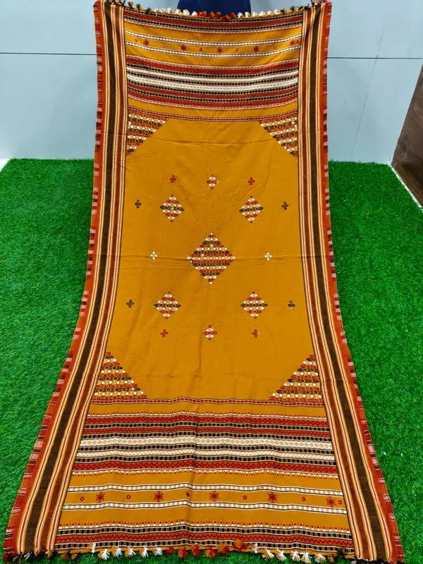 Winter_Special_Bhujodi_Hand_Weaving_Kutchi_KH_Patang_Corner_Shawl_for_women_Mustard