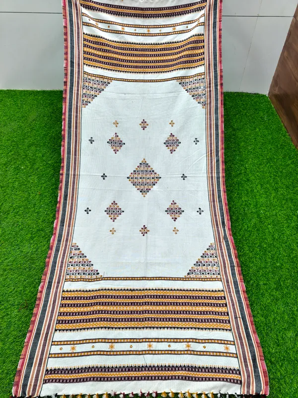 Winter_Special_Bhujodi_Hand_Weaving_Kutchi_KH_Patang_Corner_Shawl_for_women_White