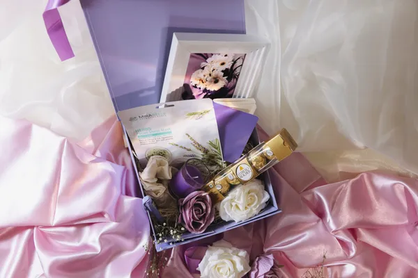 Purple_Beauty_Gift_Hamper_For_Gifting