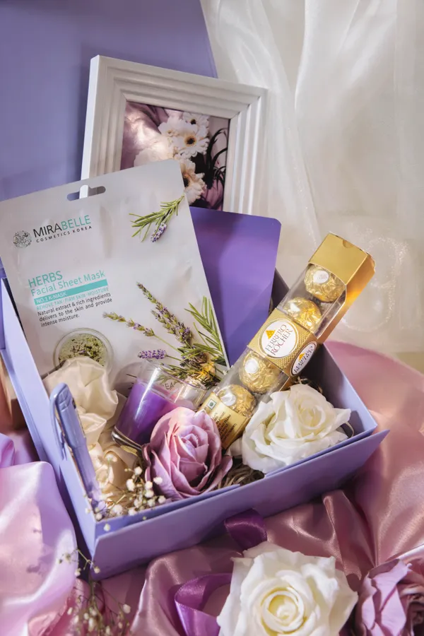 Purple_Beauty_Gift_Hamper_For_Gifting
