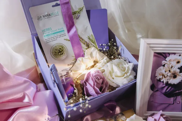 Purple_Beauty_Gift_Hamper_For_Gifting