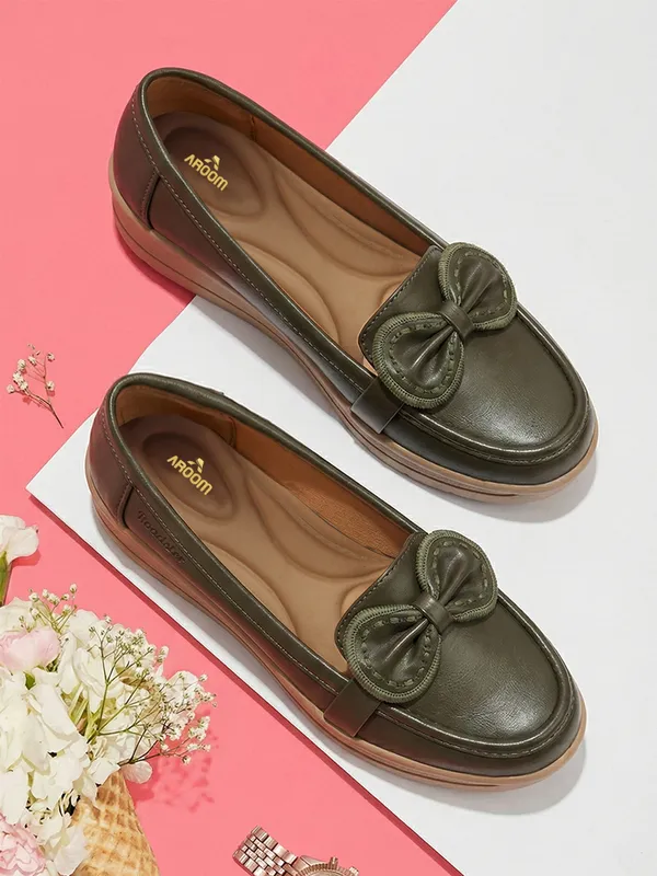 Elegant_Bow_Detail_Slip-On_Loafers_for_Women