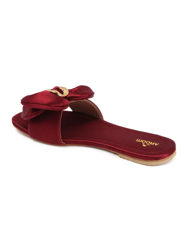 Elegant_Slip-On_Flats_with_Bow_&_Gold_Chain_Detail