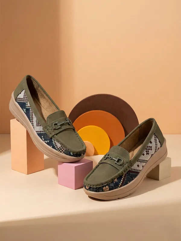 Womens_Printed_Comfort_Loafers_Stylish_Slip-On_Casual_Shoes