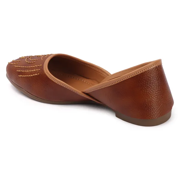 Aroom_Women�s_Embroidered_Ethnic_Jutti_Flats