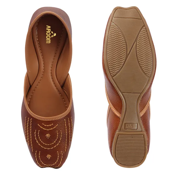 Aroom_Women�s_Embroidered_Ethnic_Jutti_Flats