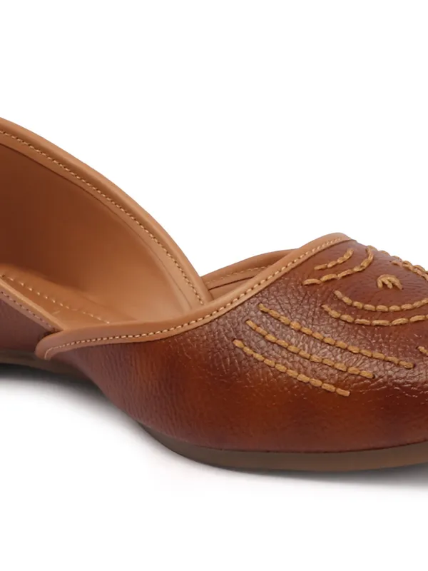 Aroom_Women�s_Embroidered_Ethnic_Jutti_Flats