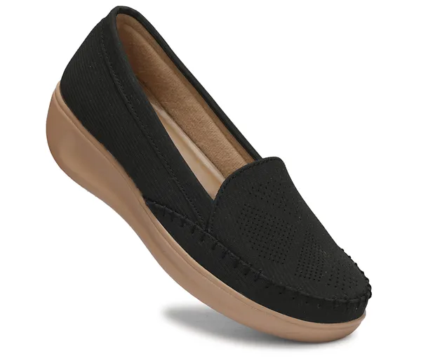 Step_into_effortless_style_and_all-day_comfort_with_these_elegant_wedge_heel_loafers