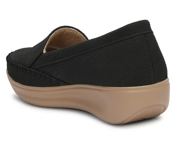 Step_into_effortless_style_and_all-day_comfort_with_these_elegant_wedge_heel_loafers