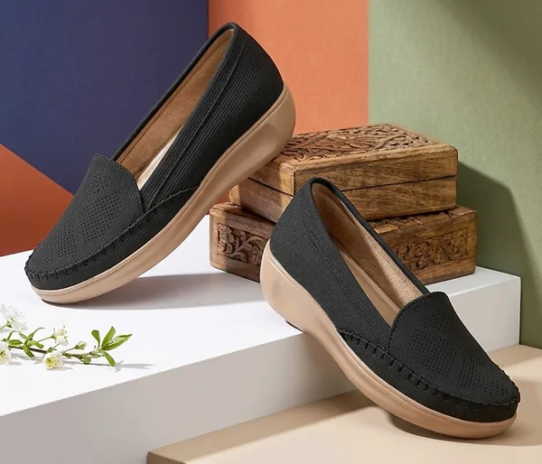Step_into_effortless_style_and_all-day_comfort_with_these_elegant_wedge_heel_loafers