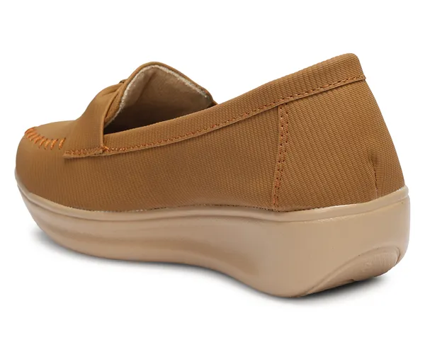 Step_into_effortless_style_and_all-day_comfort_with_these_elegant_wedge_heel_loafers