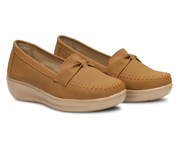 Step_into_effortless_style_and_all-day_comfort_with_these_elegant_wedge_heel_loafers