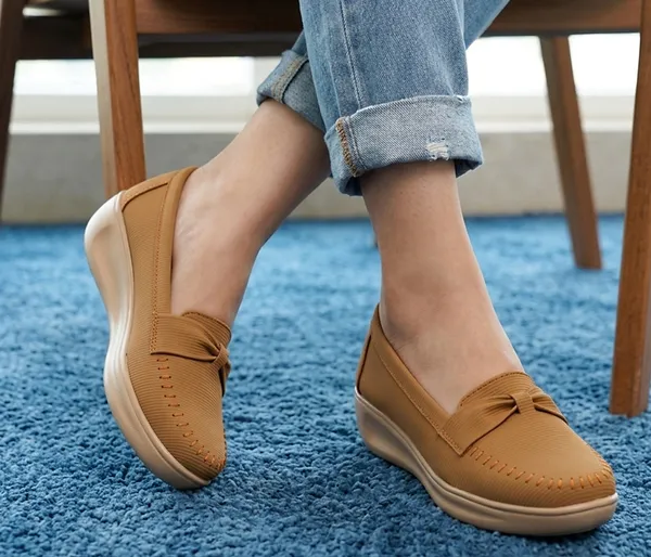 Step_into_effortless_style_and_all-day_comfort_with_these_elegant_wedge_heel_loafers