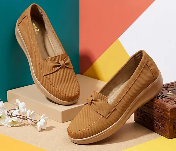 Step_into_effortless_style_and_all-day_comfort_with_these_elegant_wedge_heel_loafers