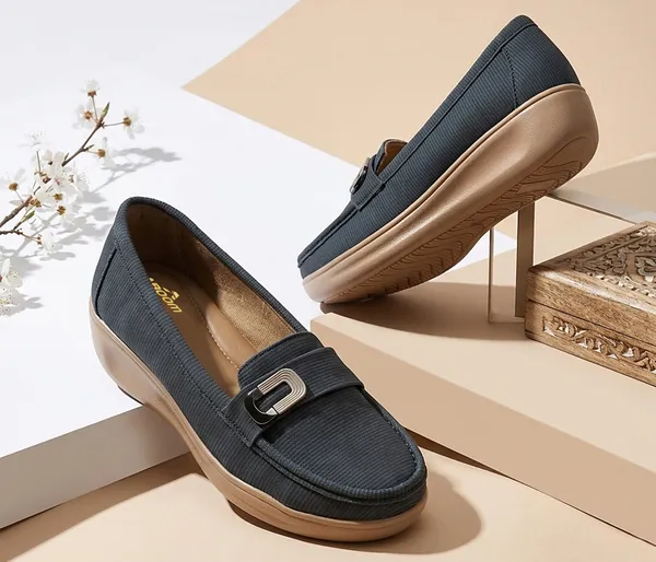 Step_into_effortless_style_and_all-day_comfort_with_these_elegant_wedge_heel_loafers